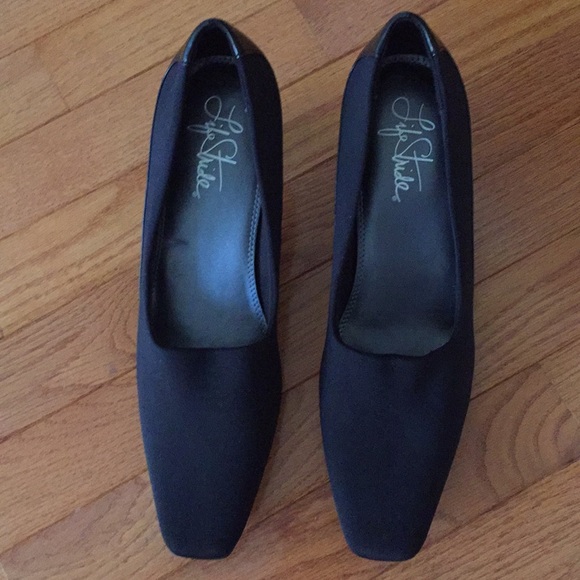 Black leather and fabric low heels, siz 9 1/2 M - Picture 1 of 4